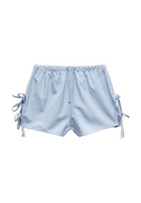 Lichtblauwe geruite zwembroek met een elastische tailleband en trekkoord. Heeft strikjes aan de zijkanten voor een verstelbare pasvorm.