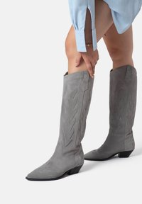 L37 - ROUTE - Cowboy/Biker boots - grey Thumbnail Image 1