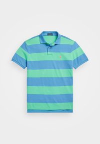 Pikétröja med horisontella blå och gröna ränder, korta ärmar, en treknäpps knäppning och en liten broderad logotyp på bröstet.