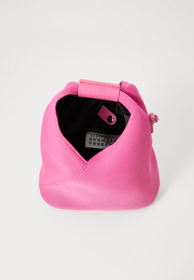 MM6 Maison Margiela JAPANESE CROSS BODY BAG - Geantă crossbody - carmine rose