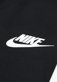 Nike Sportswear SUSTAINABLE SET - Trenirka - black