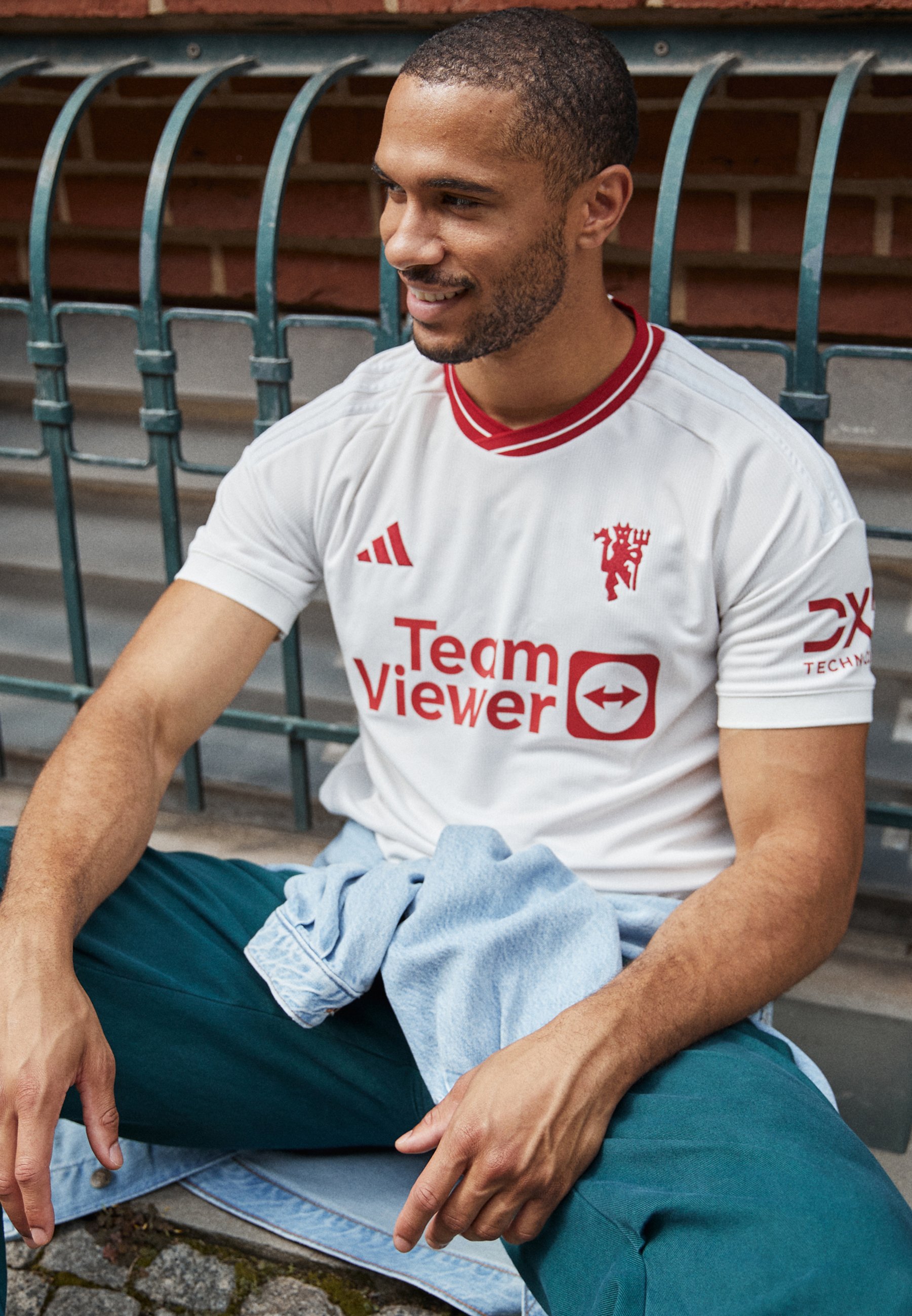 adidas man utd 3rd kit