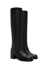 Bottes en cuir noir hautes jusqu'au genou avec une finition texturée, un bout rond et un talon carré. Dotées d'un design de panneau latéral lisse.
