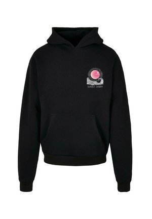 Černá mikina s kapucí vyrobená z měkké tkaniny, s přední kapsou a barevným grafickým designem se sluncem a vlnami na hrudi.