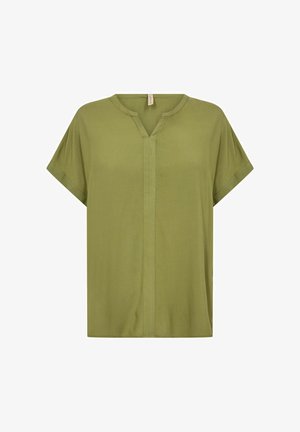 Olijfgroene losvallende top met korte mouwen, V-hals en een centrale naaddetail. Zachte stof met een gladde textuur.