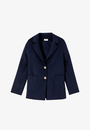 Sacou albastru închis, croială elegantă, cu revere notate, doi nasturi aurii și două buzunare aplicate în față, mâneci lungi și tiv drept.