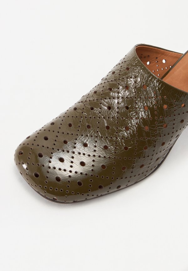 A8338 - Heeled mules - olive naplack3