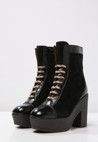 See by Chloé Botines de tacón - black