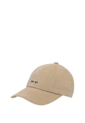 Cappellino da baseball beige con visiera curva e testo nero ricamato "NN. 07" sul pannello frontale, realizzato in tessuto strutturato.