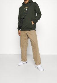 Cleptomanicx Jersey con capucha - olive
