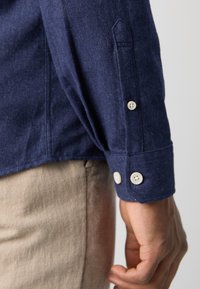 Lindbergh MELANGE BRUSHED SHIRT - Srajca - navy