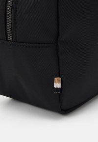 BOSS CATCH 2.0 WASHBAG - Trousse - black