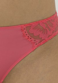 mey Slip - parrot pink