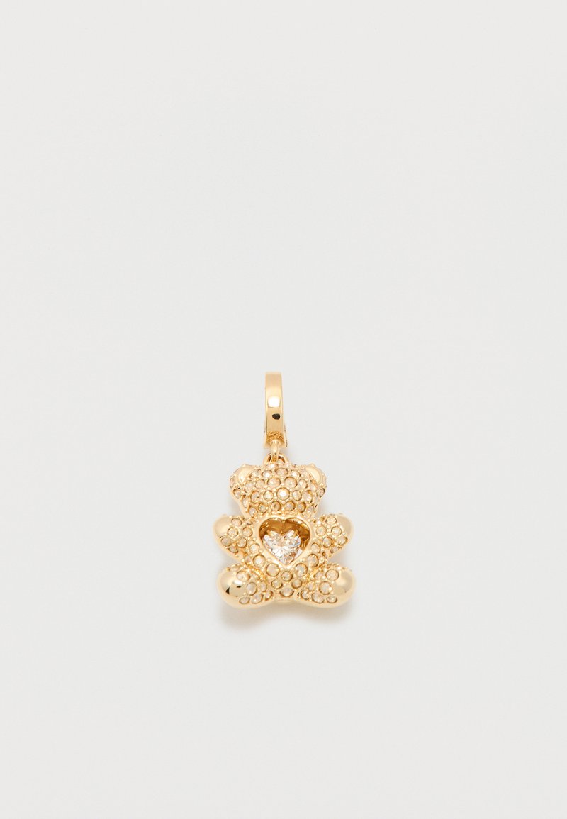 Χρυσό μενταγιόν αρκουδάκι καλυμμένο με μικρούς κρυστάλλους και έναν κρυστάλλινο καρδιά στο κέντρο, σε απλό λευκό φόντο.