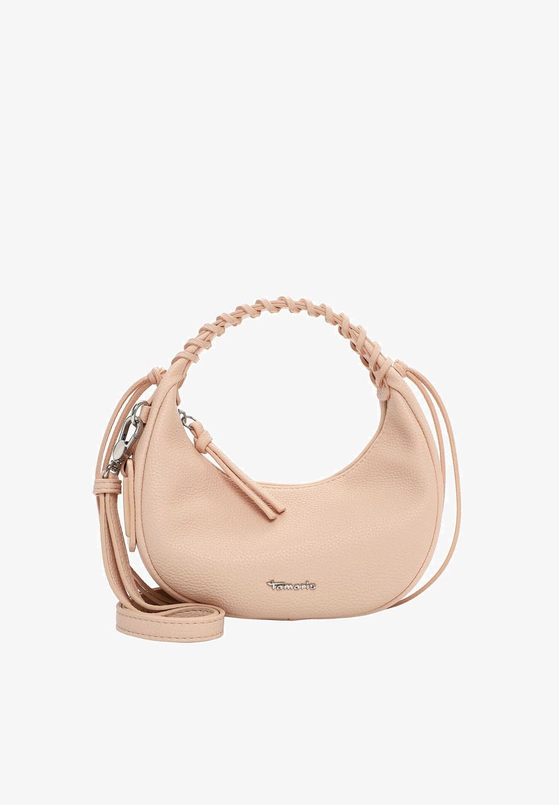 Petit sac à main en cuir rose clair en forme de croissant, avec une poignée tressée, une bandoulière amovible et un logo "Tamaris" en argent sur le devant.