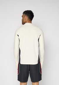 adidas Performance LIVERPOOL FC PRO TOP - Tops ar garām piedurknēm - white