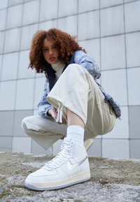 W AF1 STRAPLESS - High-top trainers - summit white/silver/coconut milk/wolf grey