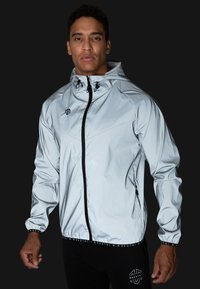 MOROTAI Vindjacka - silver