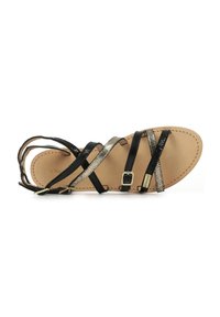 Sandal de cuero negro con múltiples tiras cruzadas, que incluye una tira metálica y un cierre de tobillo con hebilla. Plantilla color marrón.