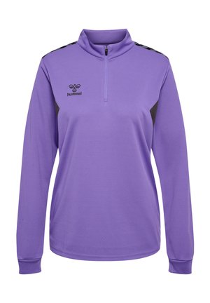 Paarse longsleeve top met een half-rits kraag, textuurstof, zwarte accenten op de schouders en een logo aan de bovenlinkerkant.