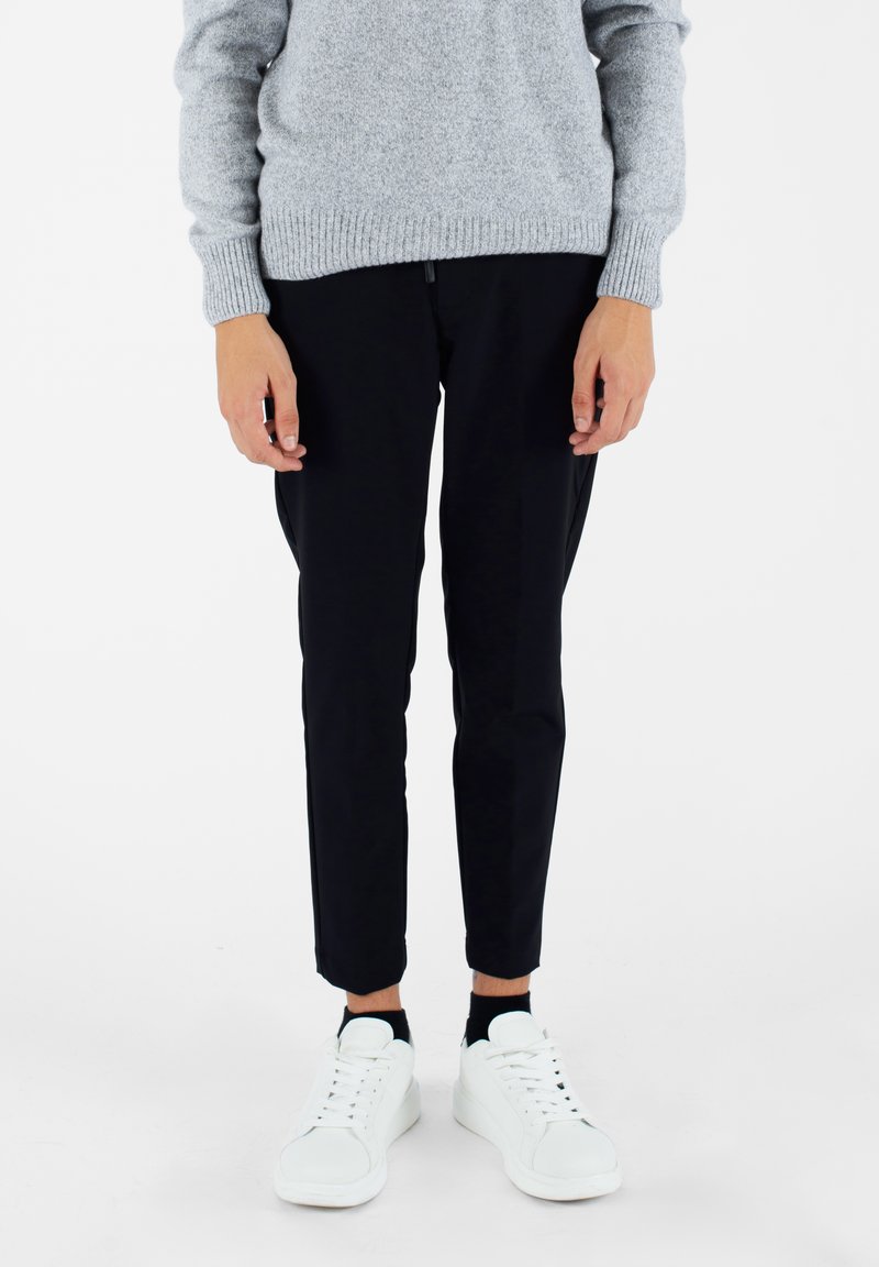 ACANFORA CASSANO czarny