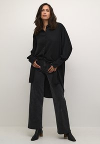 Kaffe ILLIS - Gombos blúz - black deep