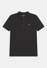 Černé polo tričko z bavlny s tříknoflíkovou légou, krátkými rukávy, klasickým límečkem a malým žlutým logem orla na hrudi.