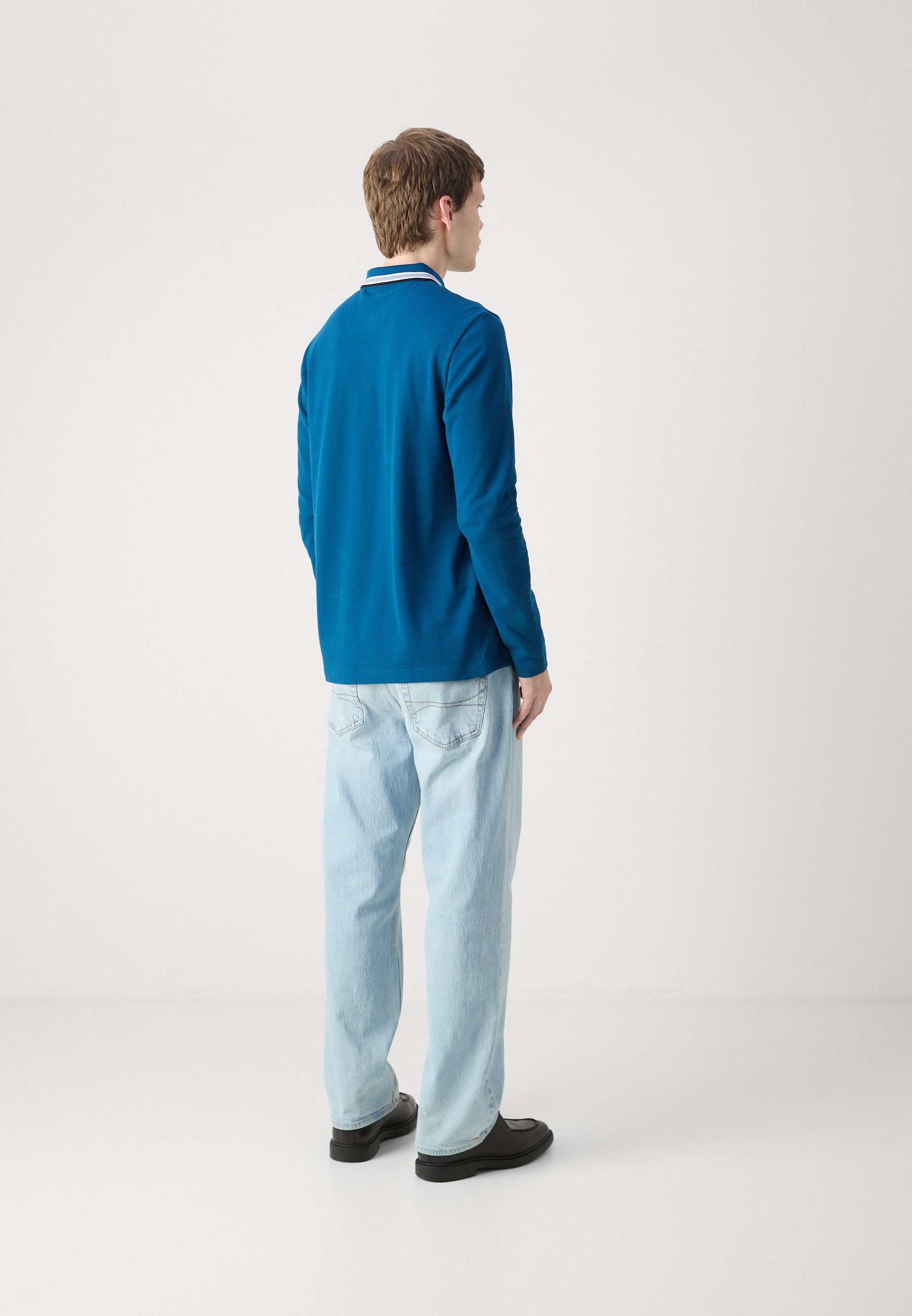 플리시 긴팔탑 오픈 블루 서른넷 | HUGO BOSS | 페칭 FETCHING