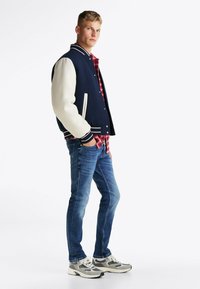 Tommy Jeans SCANTON FADED - Slim fit jeans - denim dark