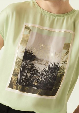 T-shirt print - green