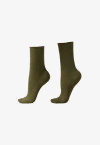 Nevybráno, grun verde militare