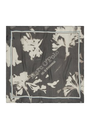 Quadratischer grauer Schal mit weißem Blumenmuster, blau umrandeten Kanten und diagonal zentriertem Schriftzug „Marc O'Polo Est. in Stockholm“.
