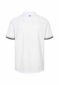 Valge polo särk klassikalise kraega; lühikesed varrukad on mansettides tumesiniste ja punaste triipudega. Pehme puuvillasegu kangas.