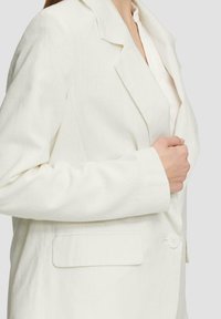 QS Blazer - ecru