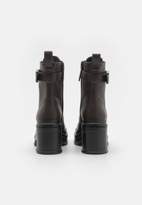 Armani Exchange - Botki na obcasie