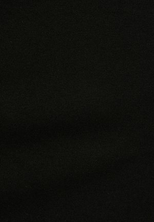 Czarna, elastyczna tkanina o gładkiej fakturze i subtelnym połysku. Jednolity kolor bez widocznych wzorów czy ozdób.