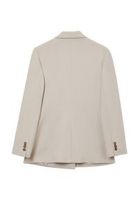 Blazer beige su misura visto da dietro, con colletto a rever, maniche lunghe e tre bottoni marroni su ogni polsino.