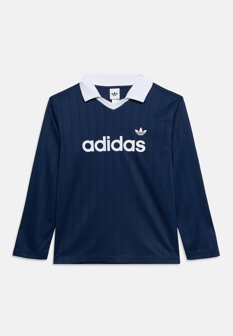 Μπλούζα Adidas σε ναυτικό μπλε χρώμα με μακριά μανίκια, λευκές ριγέ ανάγλυφες ρίγες, λευκό γιακά και λευκό λογότυπο Adidas στο στήθος.