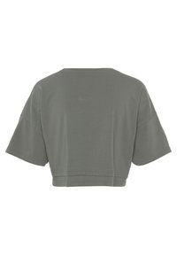 Cropped t-shirt in muted gray, featuring short sleeves, a simple round neck, and subtle stitching details at the hem and back.