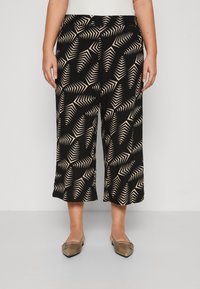 Vero Moda Curve VMCEASY CULOTTE PANTS - Hlače - black/kanya