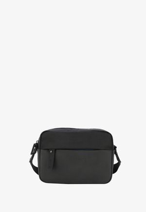 Borsa a tracolla nera con parte superiore in tessuto testurizzato e sezione inferiore liscia, dotata di un logo, cinturino regolabile e chiusura con zip.