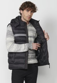 Koroshi Strukirani kaput - black
