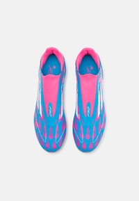 adidas Performance F50 LEAGUE LACELESS FIRM/MULTI-GROUND - Fußballschuhe für festen Untergrund - solar blue/footwear white/solar pink