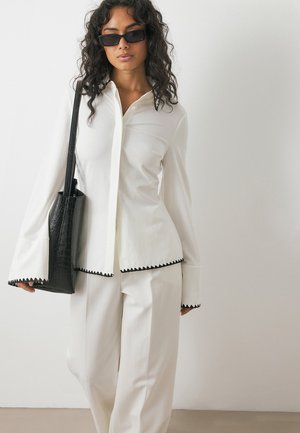 NA-KD CONTRAST STICH  - Blus - white