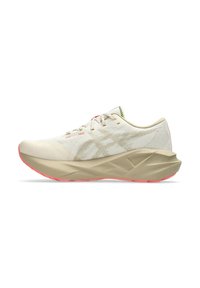 NOVABLAST 5 TR - Road running shoes - nature bathing guava