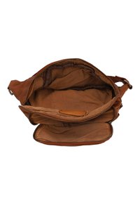 Borsa a tracolla in pelle marrone con apertura con zip, interno spazioso e due scomparti, caratterizzata da una morbida foderatura in tessuto.