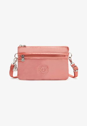 Rosa nyloncrossbody-väska med en framficka med dragkedja, präglad logotyp, justerbar rem och hardware i silverfärg. Slät textur.