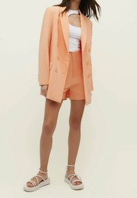 Stradivarius Short - neon orange