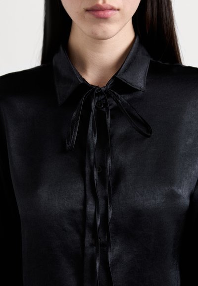 Ludovic de Saint Sernin CROP SHINY UNISEX - Cămașă - black
