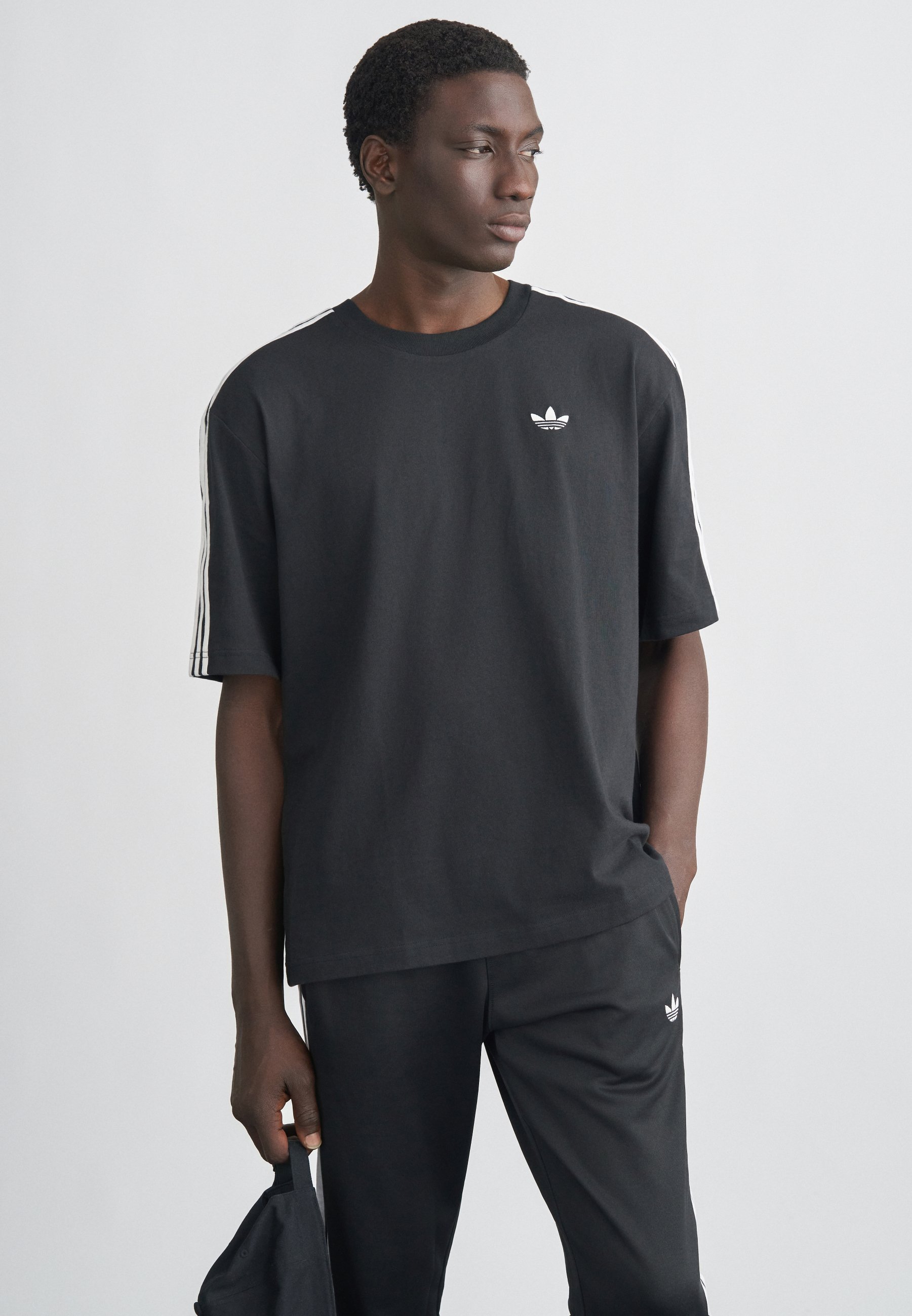 【ブラック新品】adidas 3STRIPES TEE RS Tシャツ adidas Originals 3S TEE - Print T-shirt - black - Zalando.co.uk